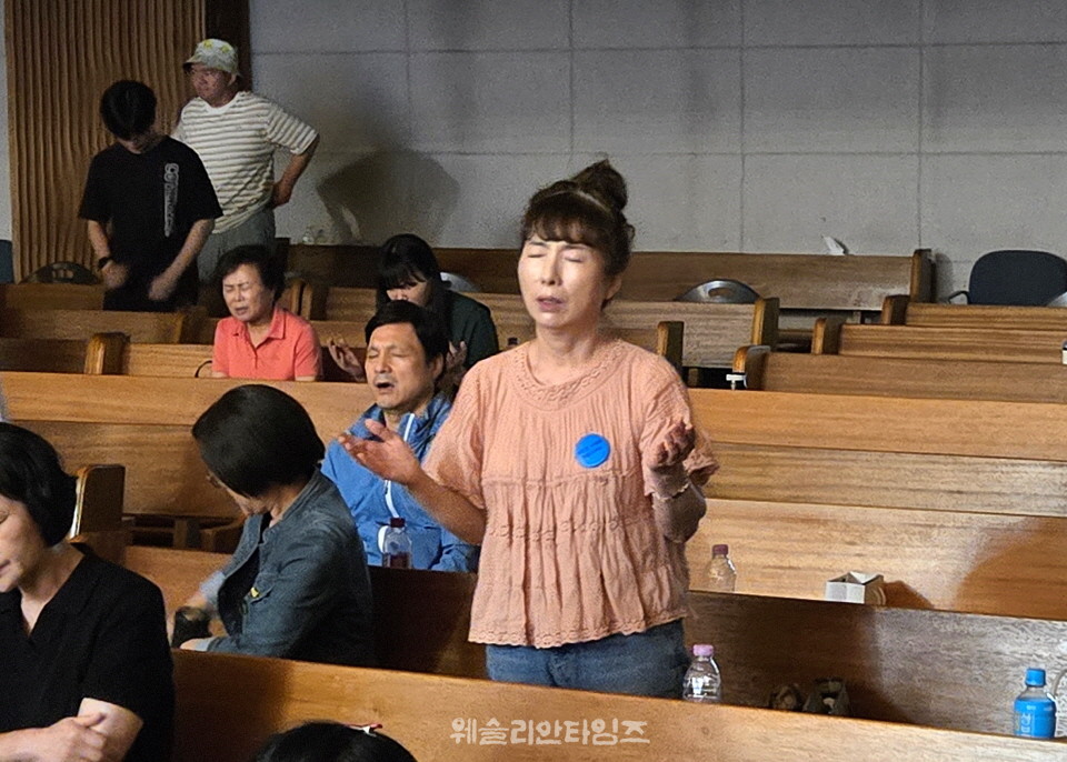 ▲2025 기도컨퍼런스가 열린 대전 한빛교회  세째날 8월 6일(수) 참석한 김홍신 장로