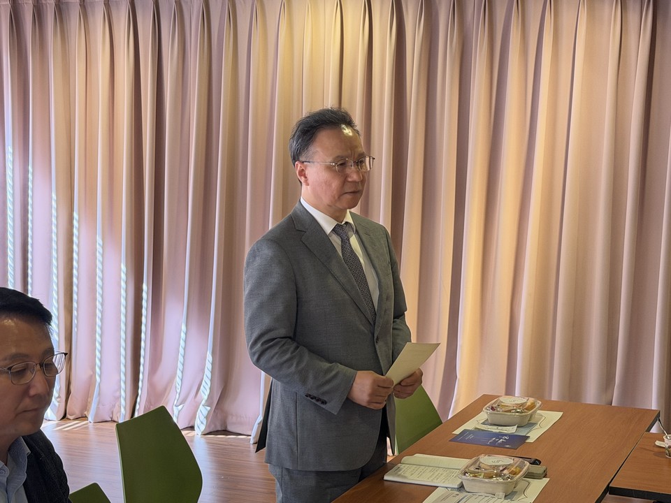 인사말을 전하고 있는 선교국 총무 황병배 목사